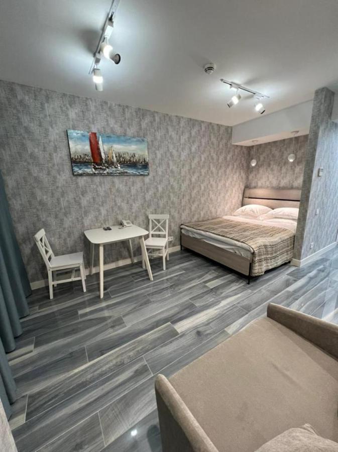 Alien Palace Batumi บาทูมิ ภายนอก รูปภาพ